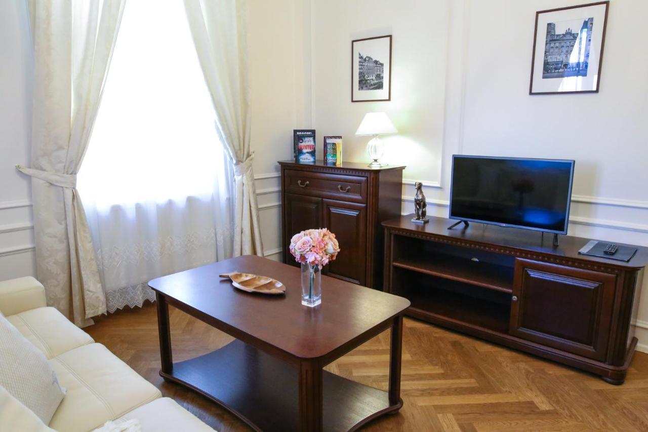 White & Gray Apartments Prague Luaran gambar